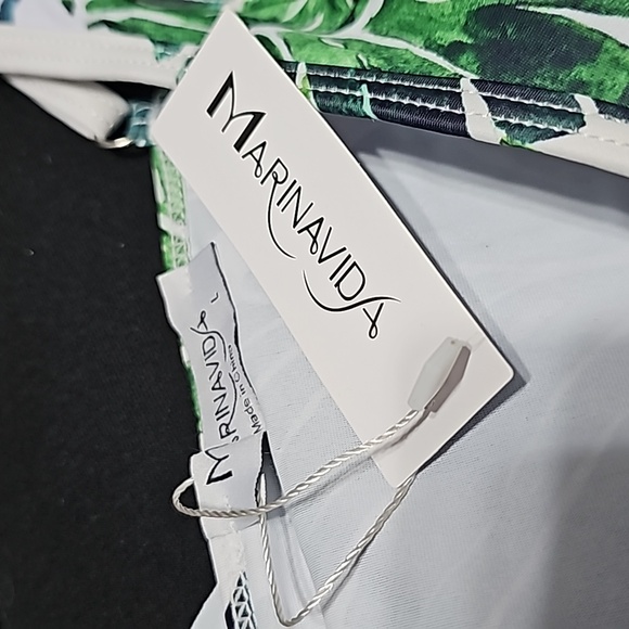 Nwt super cute bathing suit top - Picture 3 of 4